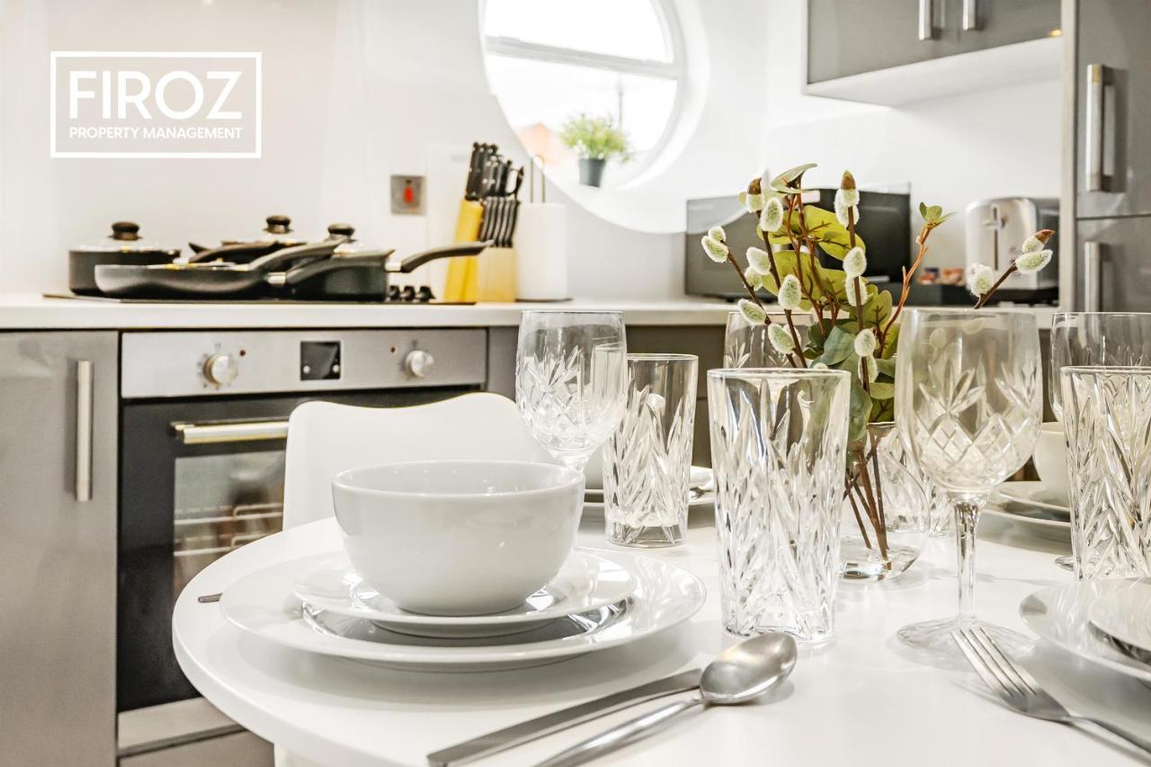 Brand New, 1 Bed 1 Bath, Modern Town Center Apartment, Netflix By Redwood Stays Aldershot Bagian luar foto